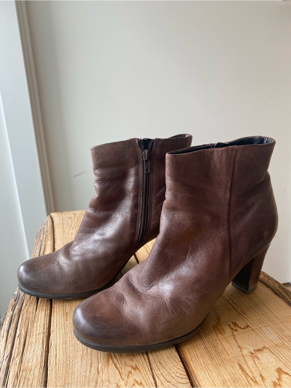 Ecco Brown Leather Ankle Booties with Side Zip